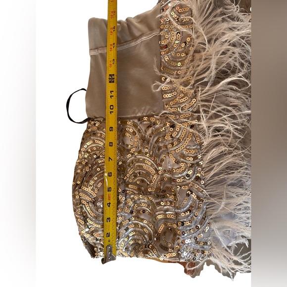 Feathered hand beaded dress - Picture 3 of 4